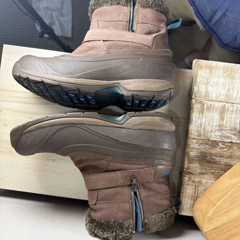 The North Face Winter Boots Faux Fur Chilkat Women’s Boots Size 10